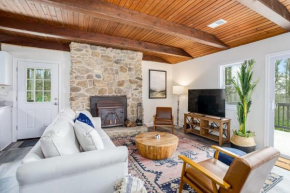 Modern Harpers Ferry Cabin w Hot Tub Deck WiFi